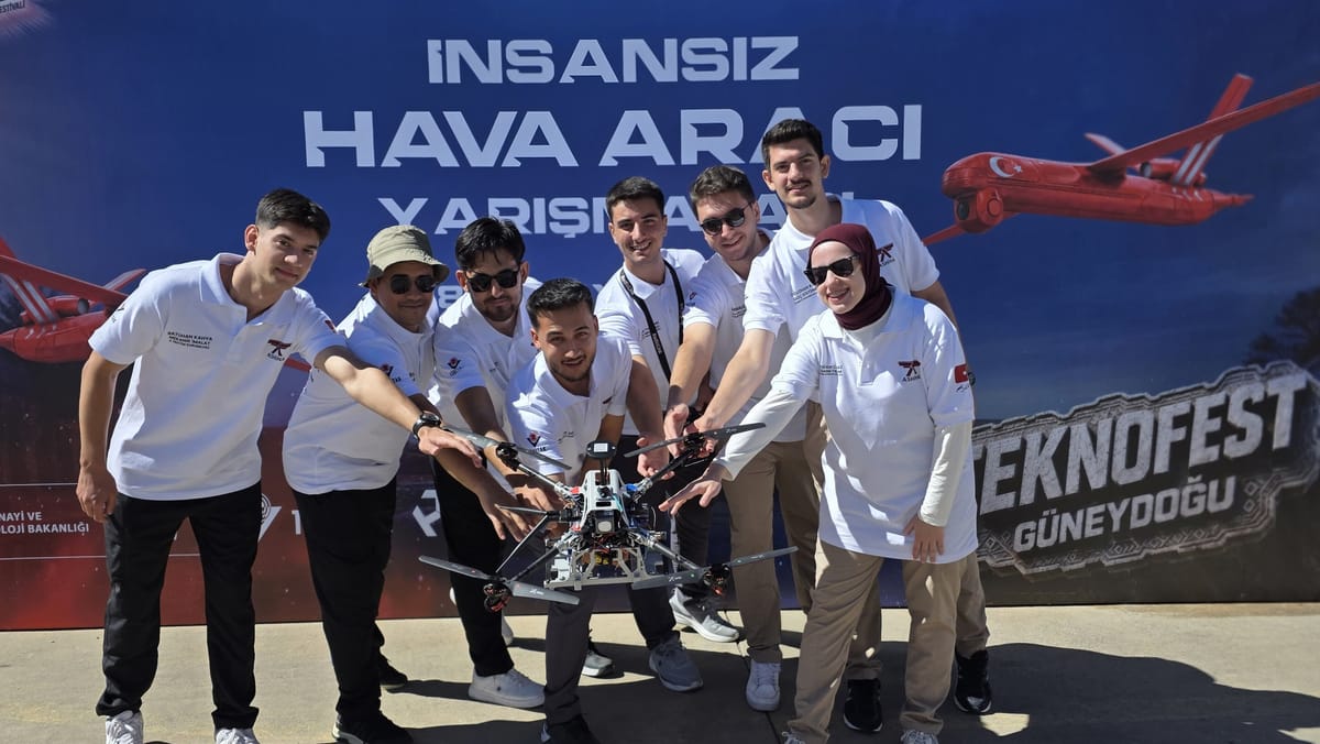 ASHİNA ekibi İHA'sıyla yarışma alanında