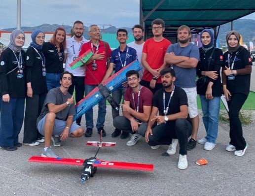 ASHİNA ekibimiz sabit kanat model uçağıyla