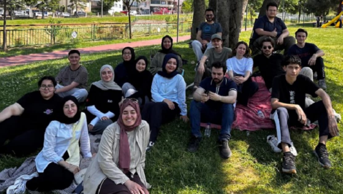 Bahar pikniğimizden grup fotoğrafı
