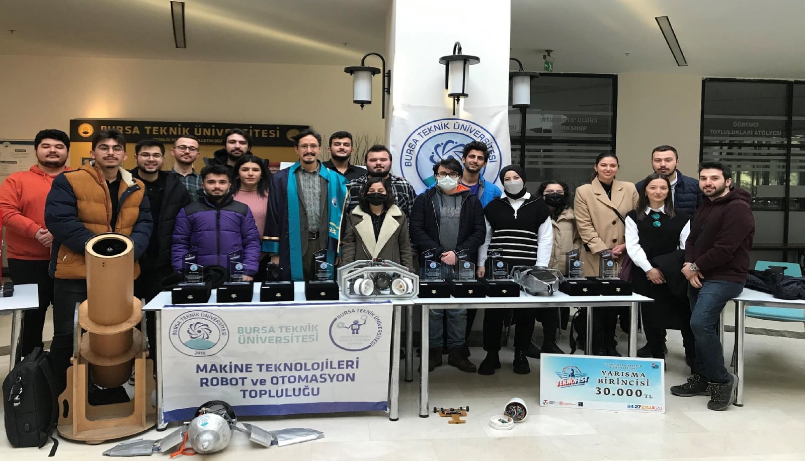 Yarışma birinciliği ödülümüzle topluluk sergimiz