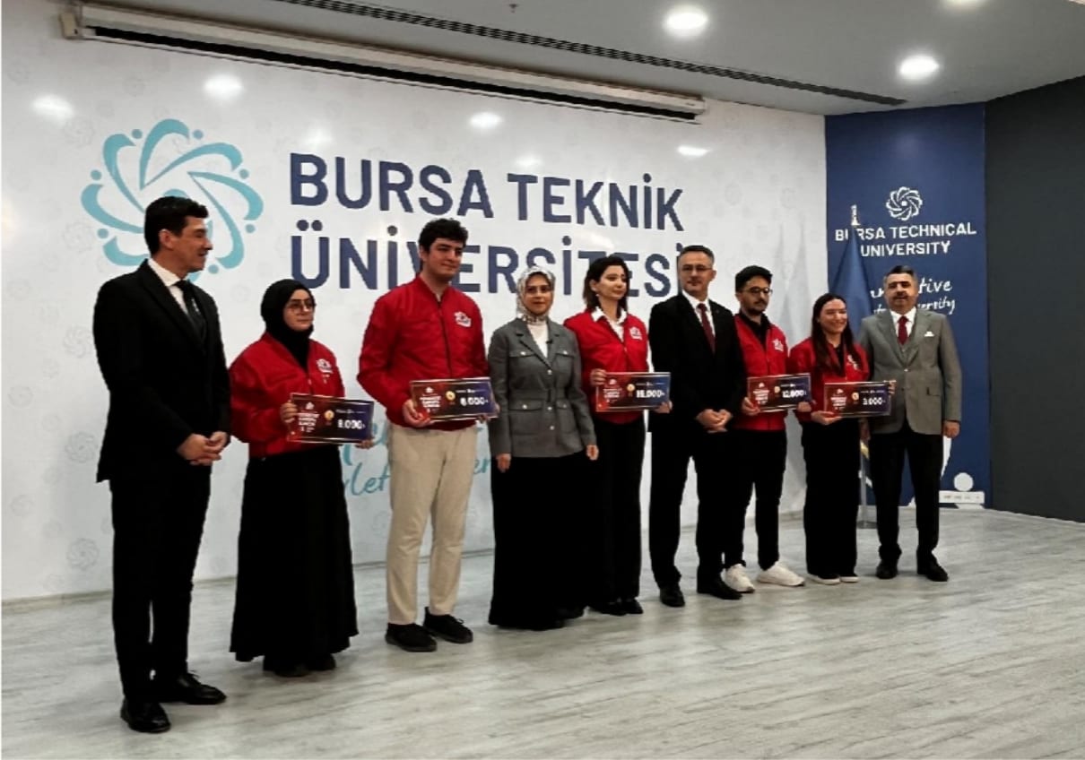 TEKNOFEST bilgilendirme etkinliğinde ödül takdimi