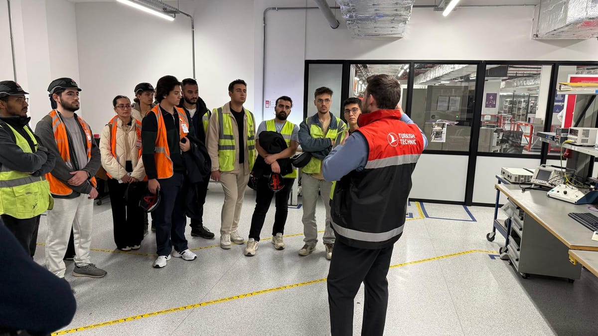 Turkish Technic teknik gezimizde laboratuvar incelemesi